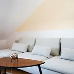 Apartment Fullhouse - - H12 - Marketplace *