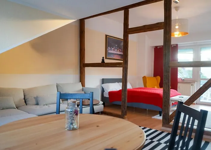 Fullhouse - - H12 - Marketplace