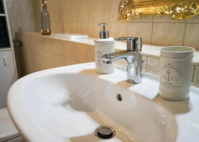 Fullhouse - - H12 - Marketplace * Jena