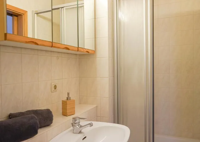 Fullhouse - - H12 - Marketplace Lägenhet