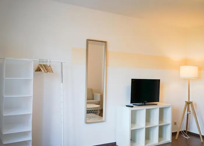 Fullhouse - - H12 - Marketplace * Jena