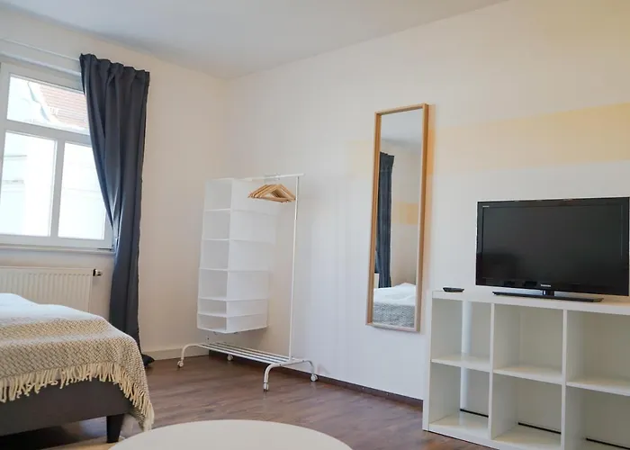 Fullhouse - - H12 - Marketplace *